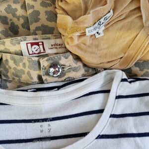 LEI Jeans Lot Animal Print a new day Stripe Pullover Large, Express Top Medium